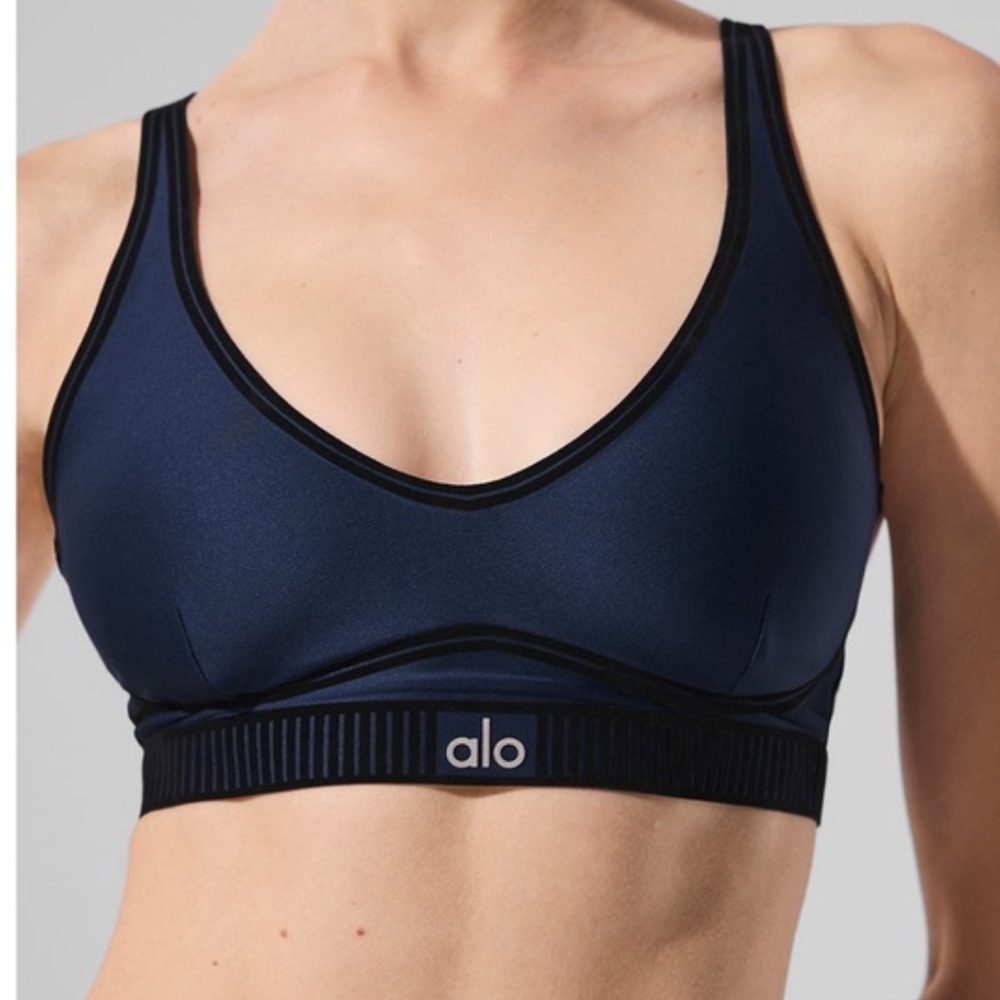 NWT ALO Yoga Airlift Line Up Bra in Navy
